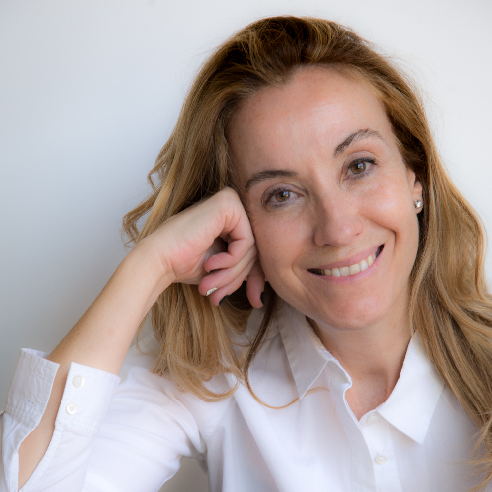 Myriam Ballesteros se graduó en Periodismo y estudió cine, televisión y animación en New York University, BBC, EAVE, CARTOON etc. Fundó MB Producciones e IMIRA Entertainment y ha trabajado como Directora, Show Runner, Story Editor y Productora dirigiendo entre otras las series de animación Lucky Fred, Sandra Detective de Cuentos, Lola & Virginia, Meme y el Sr Bobo, etc. Que han sido vendidas en más de 100 países y premiadas en Festivales como CIFF o Cartoon On The Bay. Así como los cortometrajes La Superrabieta, La Leyenda de un Hombre Malo, Mi Mejor Amiga y Cenicienta Swing. Actualmente trabaja en las series de animación Annie&Carola y Cenicienta Enmascarada y en el largometraje de animación titulado provisionalmente Eguzki. Es la Presidenta de MIA MUJERES EN LA INDUSTRIA DE LA ANIMACION.